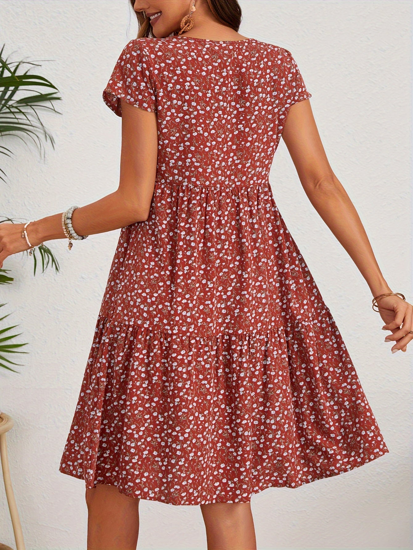 Casual Floral Round Neck Tiered Dress