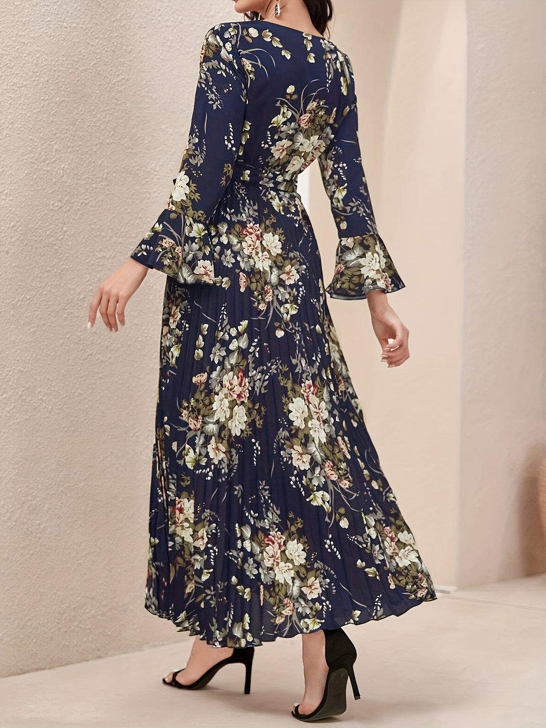 Elegant Floral Pleated Long Sleeve Maxi Dress