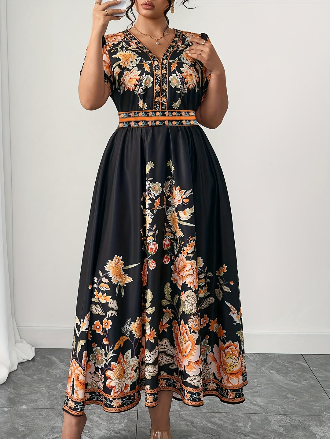 Plus Size Floral V-Neck Short Sleeve Bohemian Dress