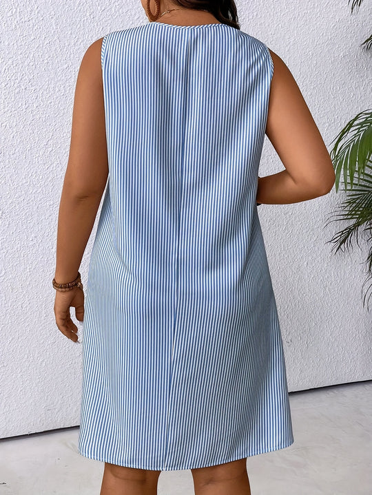 Casual Crew Neck Pocketed Summer Dress - Plus Size