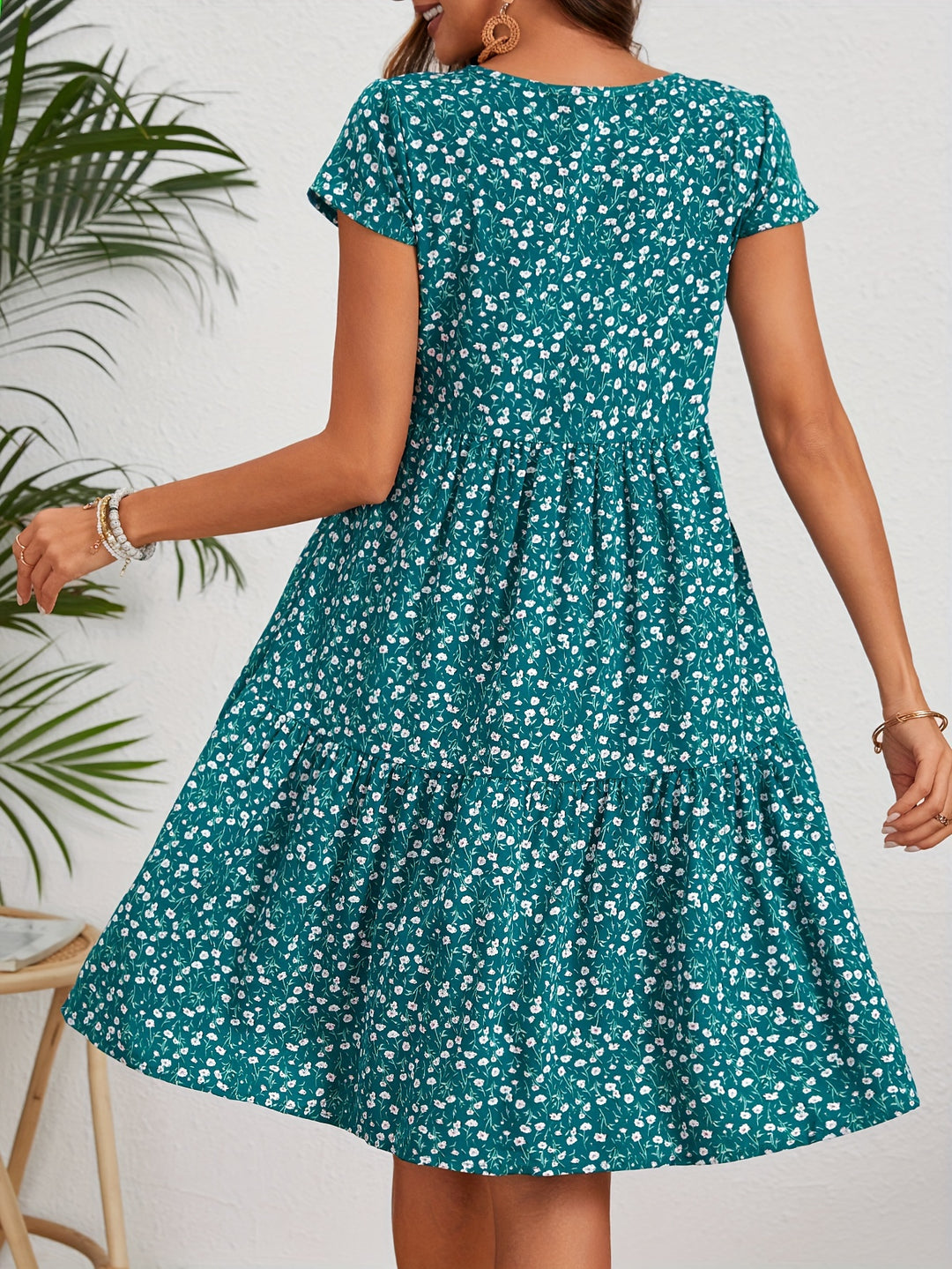Casual Floral Round Neck Tiered Dress