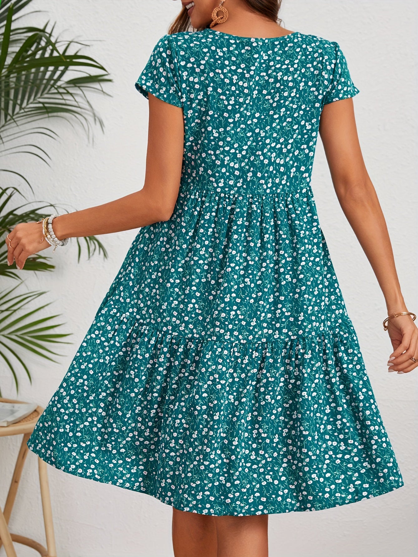 Casual Floral Round Neck Tiered Dress
