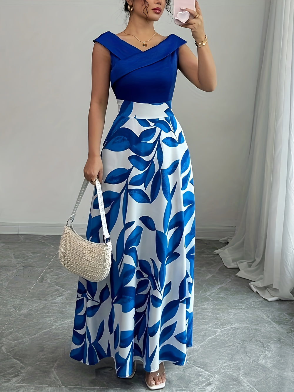 Elegant Leaf Print V-Neck Maxi Dress