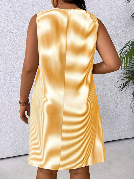 Casual Crew Neck Pocketed Summer Dress - Plus Size