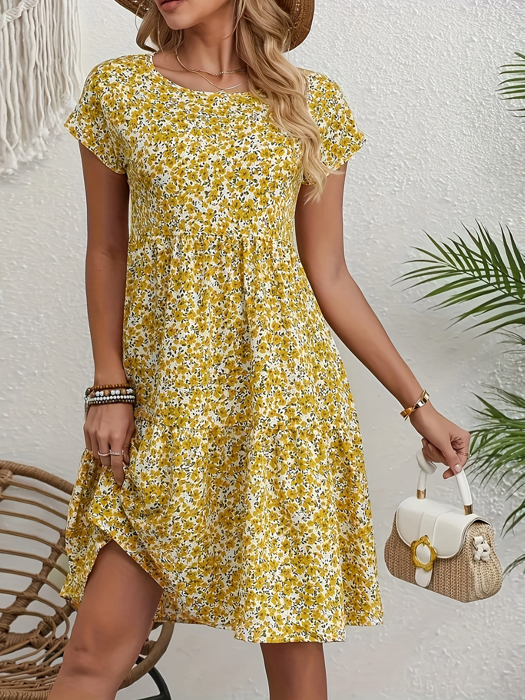Casual Floral Round Neck Tiered Dress